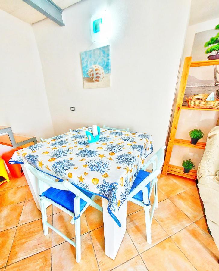 Monolocale Azzurro Procida Apartment Exterior photo